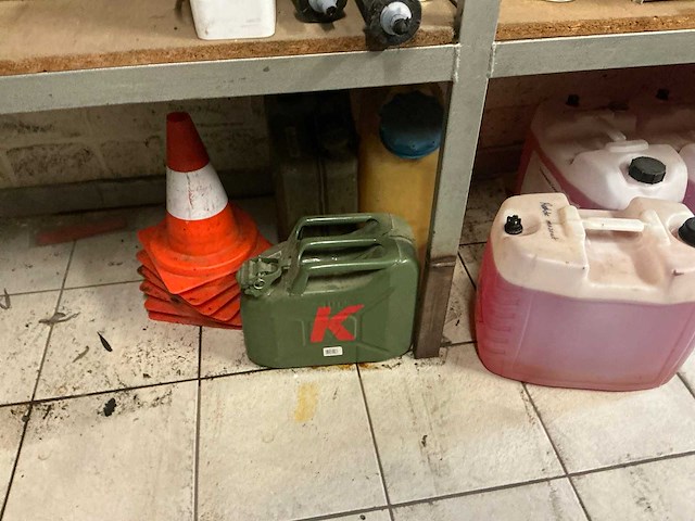 Partij aannemersmateriaal - afbeelding 10 van  15