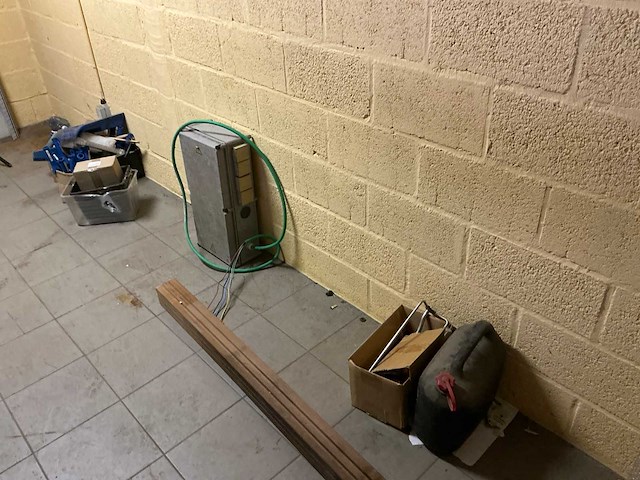 Partij aannemersmateriaal - afbeelding 25 van  30