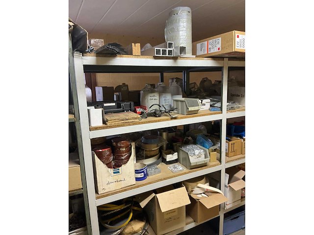 Partij aannemersmateriaal - afbeelding 28 van  30
