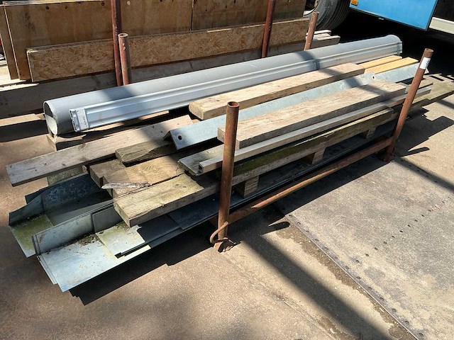 Partij aannemersmateriaal - afbeelding 2 van  6