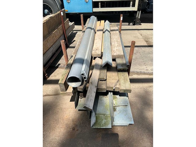 Partij aannemersmateriaal - afbeelding 3 van  6