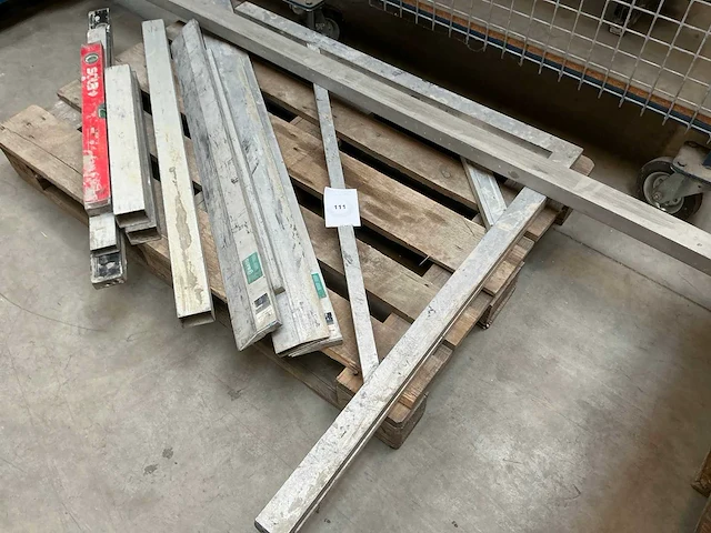 Partij aannemersmateriaal - afbeelding 3 van  4
