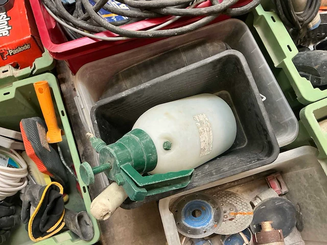 Partij aannemersmateriaal - afbeelding 11 van  11