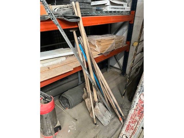 Partij aannemersmaterialen en gereedschap - afbeelding 7 van  21