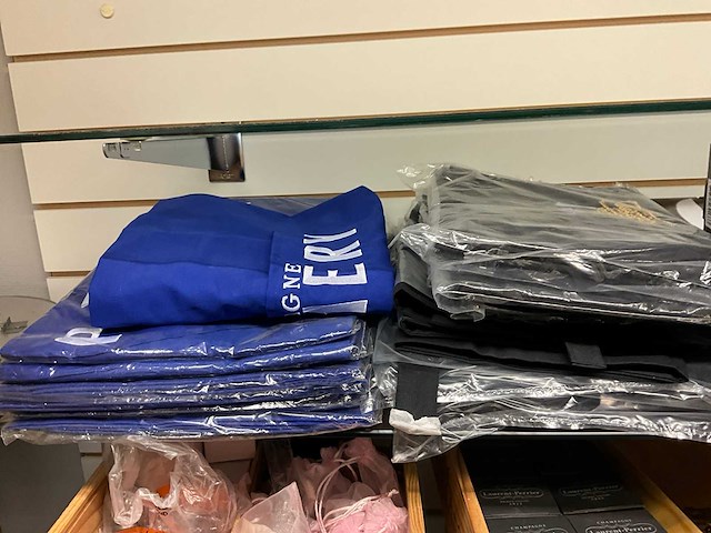 Partij accesoires - afbeelding 8 van  58