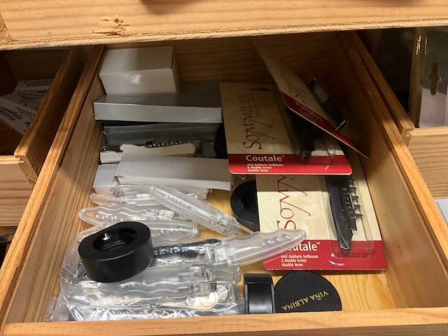 Partij accesoires - afbeelding 13 van  58