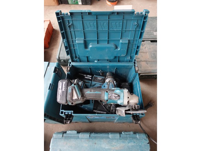 Partij accu makita machines - afbeelding 1 van  6