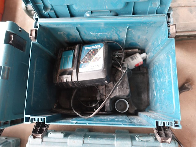 Partij accu makita machines - afbeelding 2 van  6