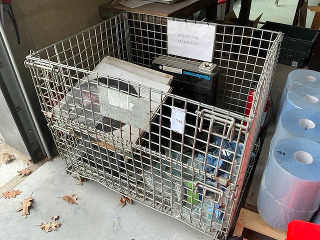 Partij afgekeurd materiaal - afbeelding 1 van  8