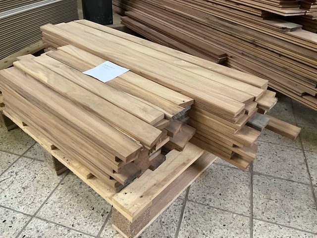 Partij afromosia latten (93x) - afbeelding 2 van  5