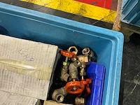 Partij afsluitkranen en divers - afbeelding 14 van  14