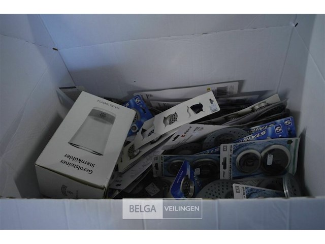 Partij afvoerstopjes en netjes - afbeelding 1 van  3