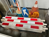 Partij afzet- en verkeersmaterialen - afbeelding 2 van  4