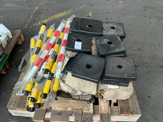 Partij afzetpalen - afbeelding 1 van  4