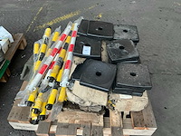 Partij afzetpalen - afbeelding 1 van  4