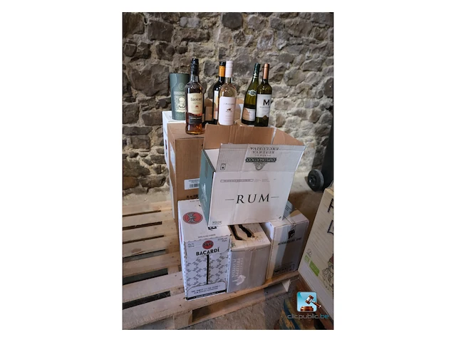 Partij alcoholflessen - afbeelding 1 van  22
