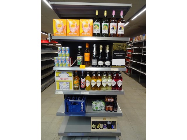 Partij alcoholische dranken - afbeelding 1 van  9