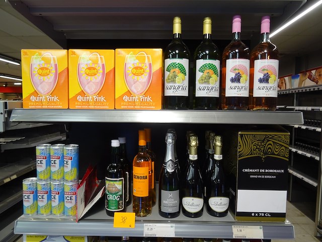 Partij alcoholische dranken - afbeelding 2 van  9