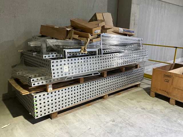 Partij alu kaders voor standenbouw - afbeelding 1 van  4