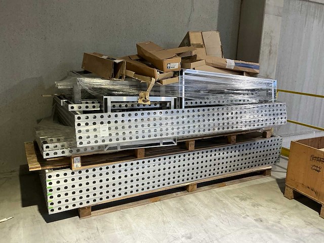 Partij alu kaders voor standenbouw - afbeelding 2 van  4