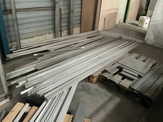 Partij alu profielen - afbeelding 3 van  4