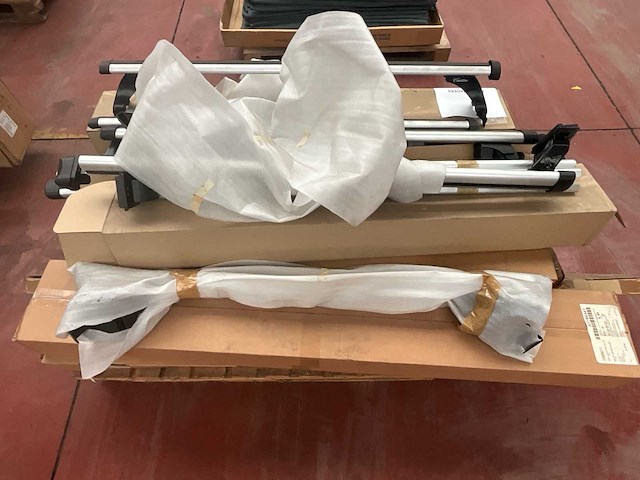 Partij aluminium dakdragers - afbeelding 1 van  4