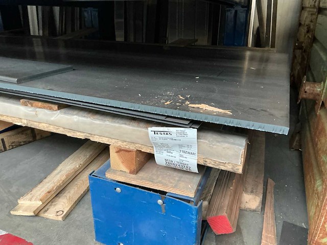 Partij aluminium en inox platen - afbeelding 2 van  28