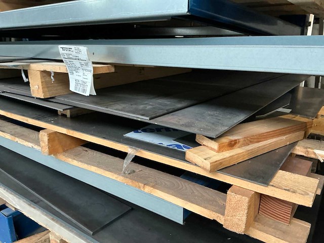 Partij aluminium en inox platen - afbeelding 3 van  28