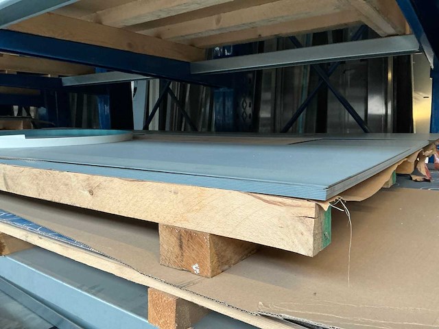 Partij aluminium en inox platen - afbeelding 5 van  28