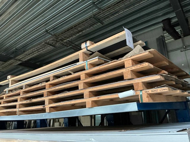 Partij aluminium en inox platen - afbeelding 8 van  28