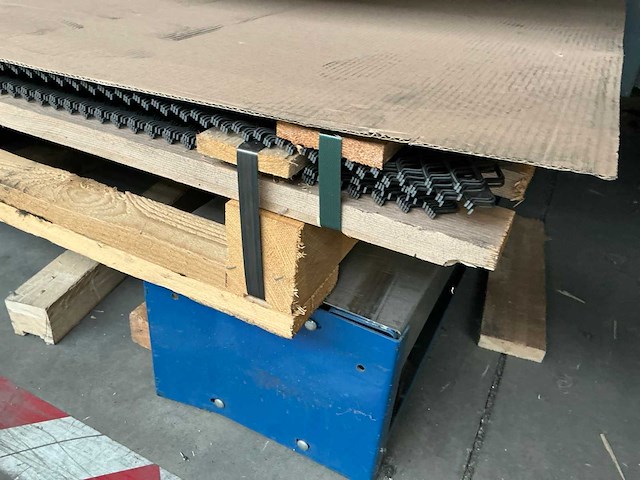 Partij aluminium en inox platen - afbeelding 13 van  28
