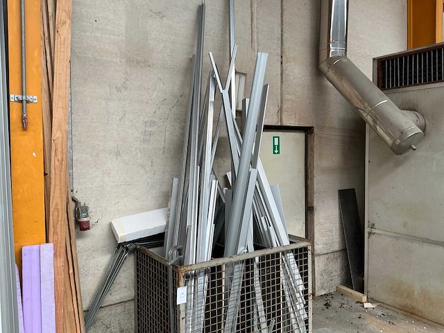 Partij aluminium profiel restanten - afbeelding 1 van  4