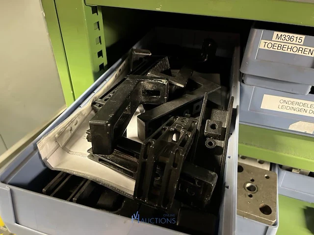 Partij aluminium profielen en machinebouwtoebehoren - afbeelding 5 van  109