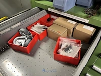 Partij aluminium profielen en machinebouwtoebehoren - afbeelding 23 van  109