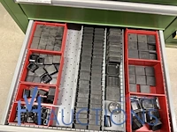 Partij aluminium profielen en machinebouwtoebehoren - afbeelding 22 van  109