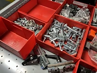 Partij aluminium profielen en machinebouwtoebehoren - afbeelding 35 van  109