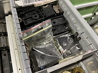 Partij aluminium profielen en machinebouwtoebehoren - afbeelding 39 van  109