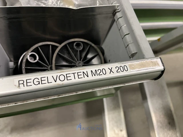 Partij aluminium profielen en machinebouwtoebehoren - afbeelding 60 van  109