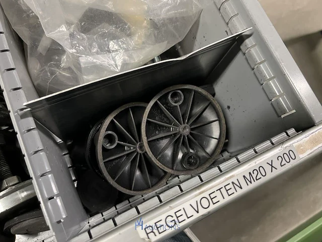 Partij aluminium profielen en machinebouwtoebehoren - afbeelding 61 van  109