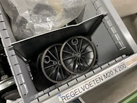 Partij aluminium profielen en machinebouwtoebehoren - afbeelding 61 van  109