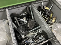 Partij aluminium profielen en machinebouwtoebehoren - afbeelding 65 van  109