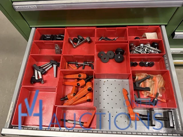 Partij aluminium profielen en machinebouwtoebehoren - afbeelding 55 van  109