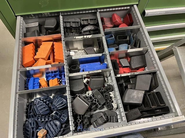 Partij aluminium profielen en machinebouwtoebehoren - afbeelding 69 van  109