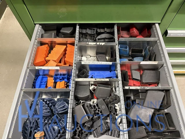 Partij aluminium profielen en machinebouwtoebehoren - afbeelding 66 van  109