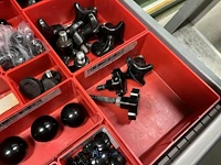 Partij aluminium profielen en machinebouwtoebehoren - afbeelding 85 van  109