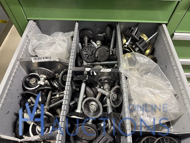 Partij aluminium profielen en machinebouwtoebehoren - afbeelding 77 van  109