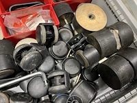 Partij aluminium profielen en machinebouwtoebehoren - afbeelding 91 van  109