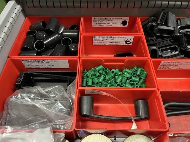 Partij aluminium profielen en machinebouwtoebehoren - afbeelding 92 van  109