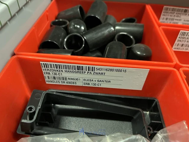 Partij aluminium profielen en machinebouwtoebehoren - afbeelding 93 van  109