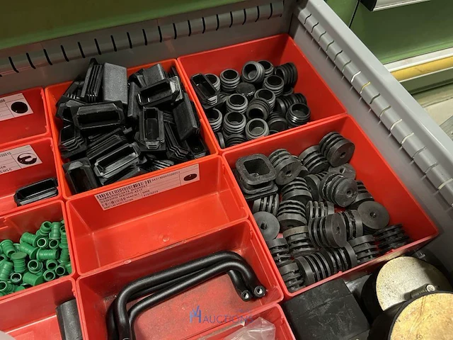 Partij aluminium profielen en machinebouwtoebehoren - afbeelding 94 van  109